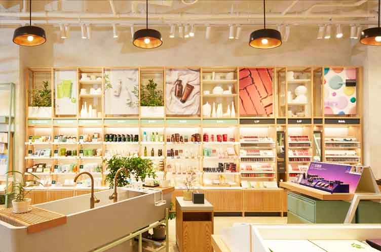 THIẾT KẾ THI CÔNG SHOWROOM MỸ PHẨM INNISFREE